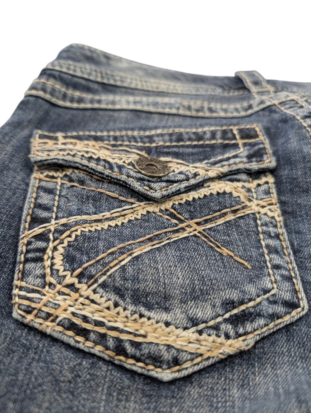 Vintage Y2K Silver Jeans Suki Surplus Capri Distressed Cotton Jeans. Size 28